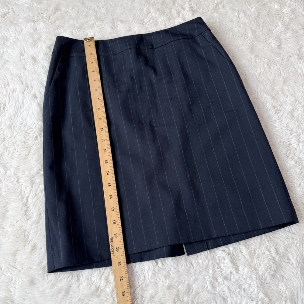 Banana Republic Woman Navy Wool Pinstripes Pencil Skirt US6 Classic Office - Picture 5 of 7